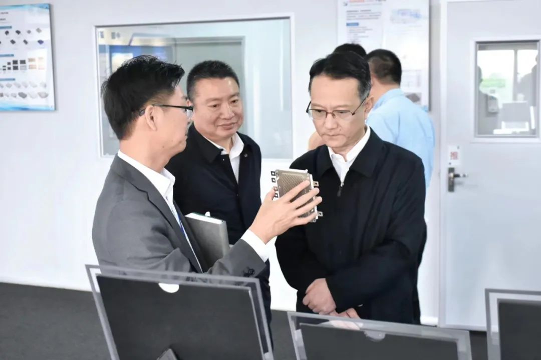 义乌市委向导莅临义乌芯能考察调研_深圳芯能半导体手艺有限公司